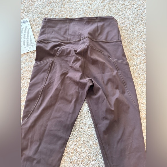 Lululemon Fast & Free Crop leggings in the Nulux fabric HR Crop 23" *Ref Size 4 - Picture 10 of 10